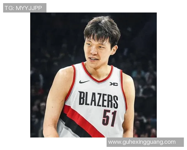 包夹防守中巧妙传球杨瀚森助力队友三分精准命中 包夹防守中巧妙传球杨瀚森助力队友三分精准命中