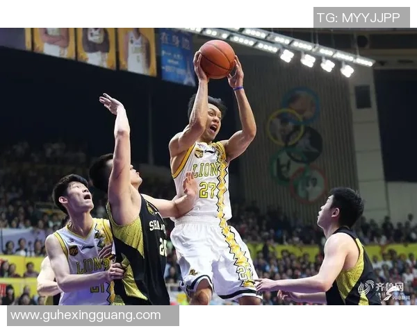 浙江男篮田径场开练 展现速度与活力训练精彩瞬间 浙江男篮田径场开练 展现速度与活力训练精彩瞬间