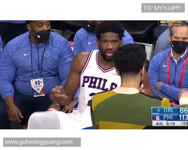 不讲武德!恩比德被犯规后空中蜷缩 踢到对方敏感部位&感觉很疼 不讲武德!恩比德被犯规后空中蜷缩 踢到对方敏感部位&感觉很疼