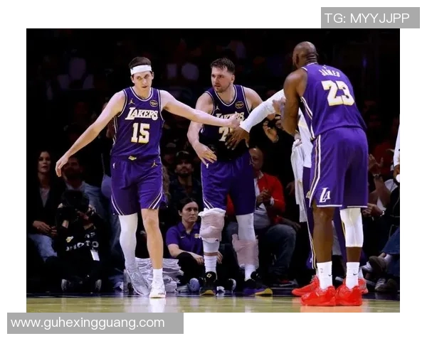 雷霆主场赛前的大屏幕上，已经预告NBA杯半决赛是雷霆vs湖人